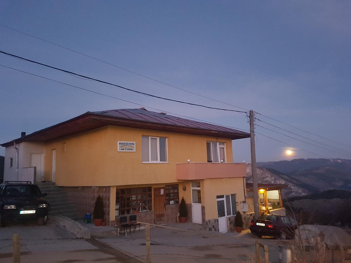 Guest House Chala Exterior photo